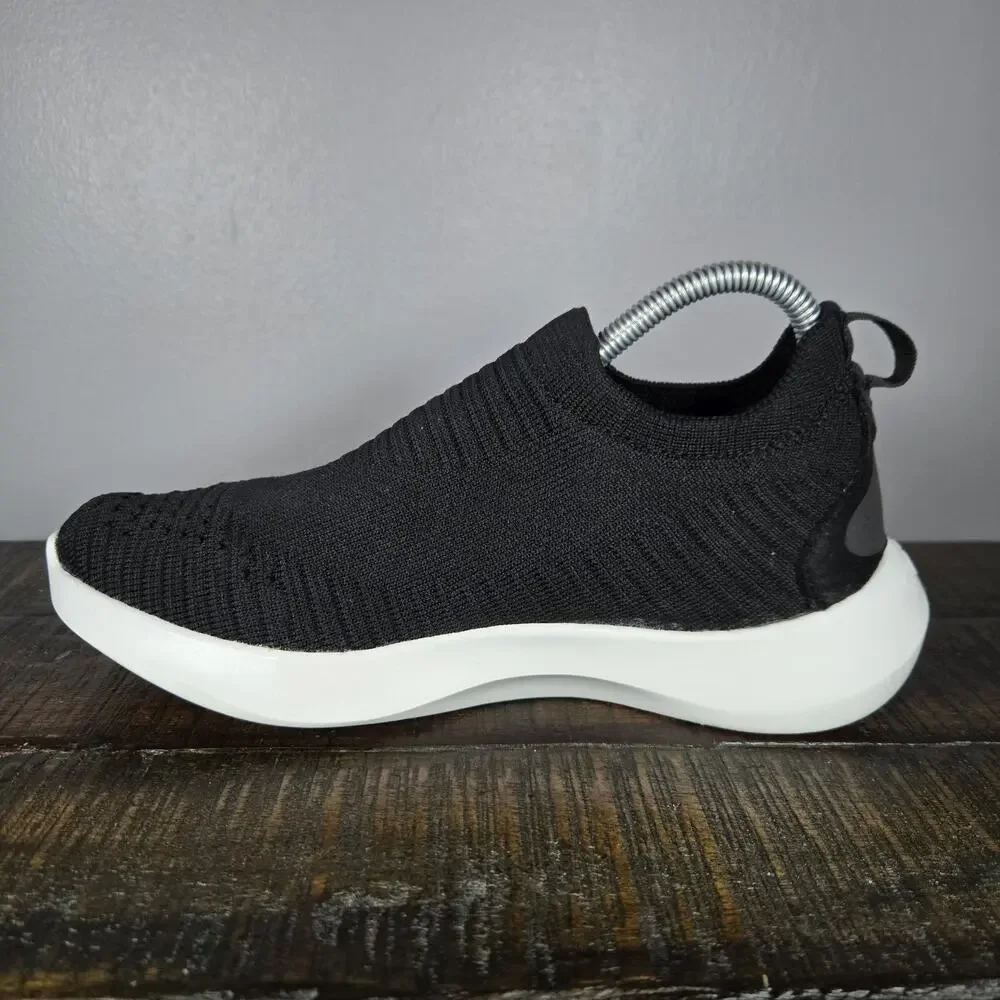 Vessi Everyday Move Slip On Womens Size 5 Waterproof Shoes Sneakers Black White